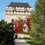 Semesterbostad Chateau Tour Du Xiii Siecle