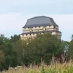Chateau Tour Du Xiii Siecle *