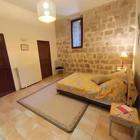 Chateau Tour Du Xiii Siecle *