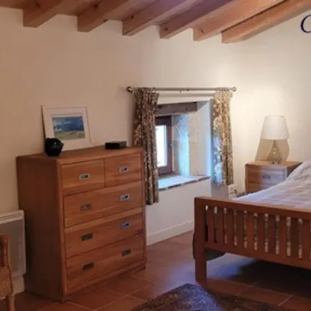 Chateau Tour Du Xiii Siecle 度假居 *