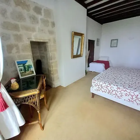 Chateau Tour Du Xiii Siecle 度假居 *