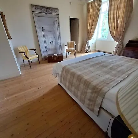 Chateau Tour Du Xiii Siecle 度假居 *