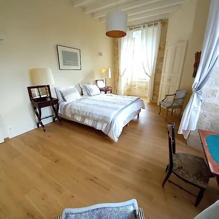 度假居 Chateau Tour Du Xiii Siecle