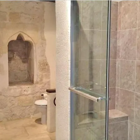 Chateau Tour Du Xiii Siecle Tatil Evi