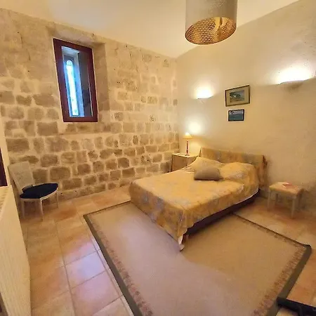 Chateau Tour Du Xiii Siecle *