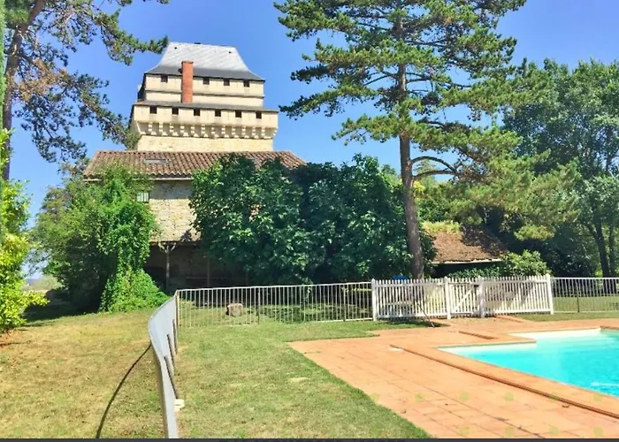 Château Tour Du Xiii Siècle Casa de Férias *