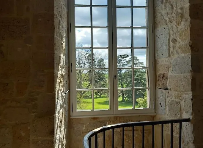 Casa de Férias Château Tour Du Xiii Siècle Gazaupouy